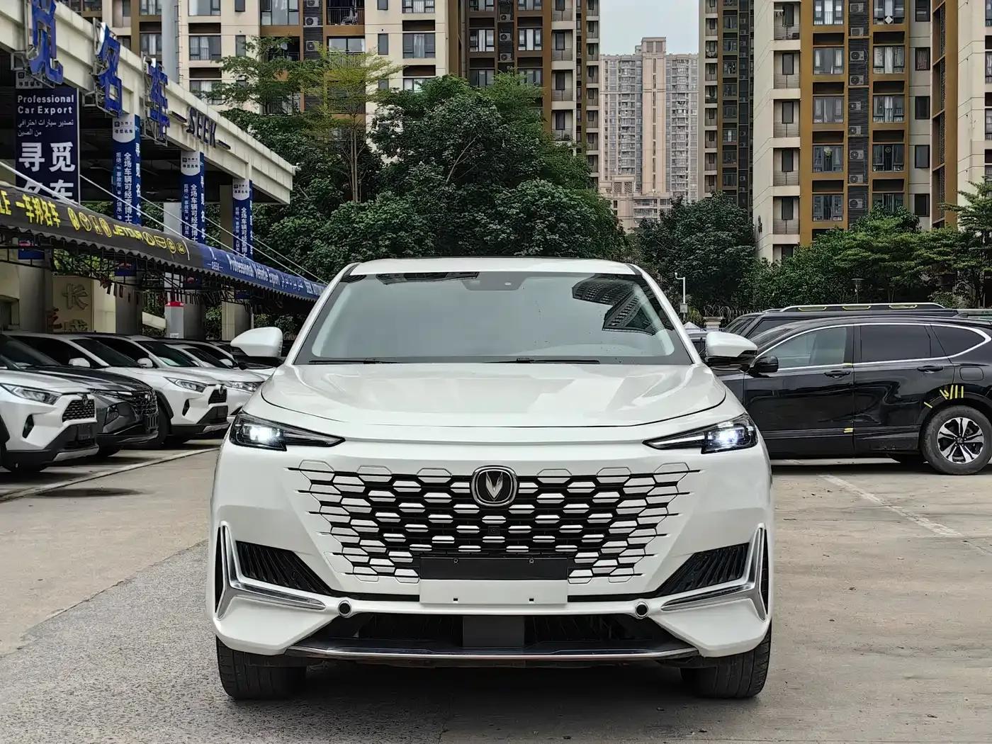 Changan UNI-K Smart Electric iDD 2022 Blue Whale iDD 130km 1.5T Excellent Edition — миниатюра 2