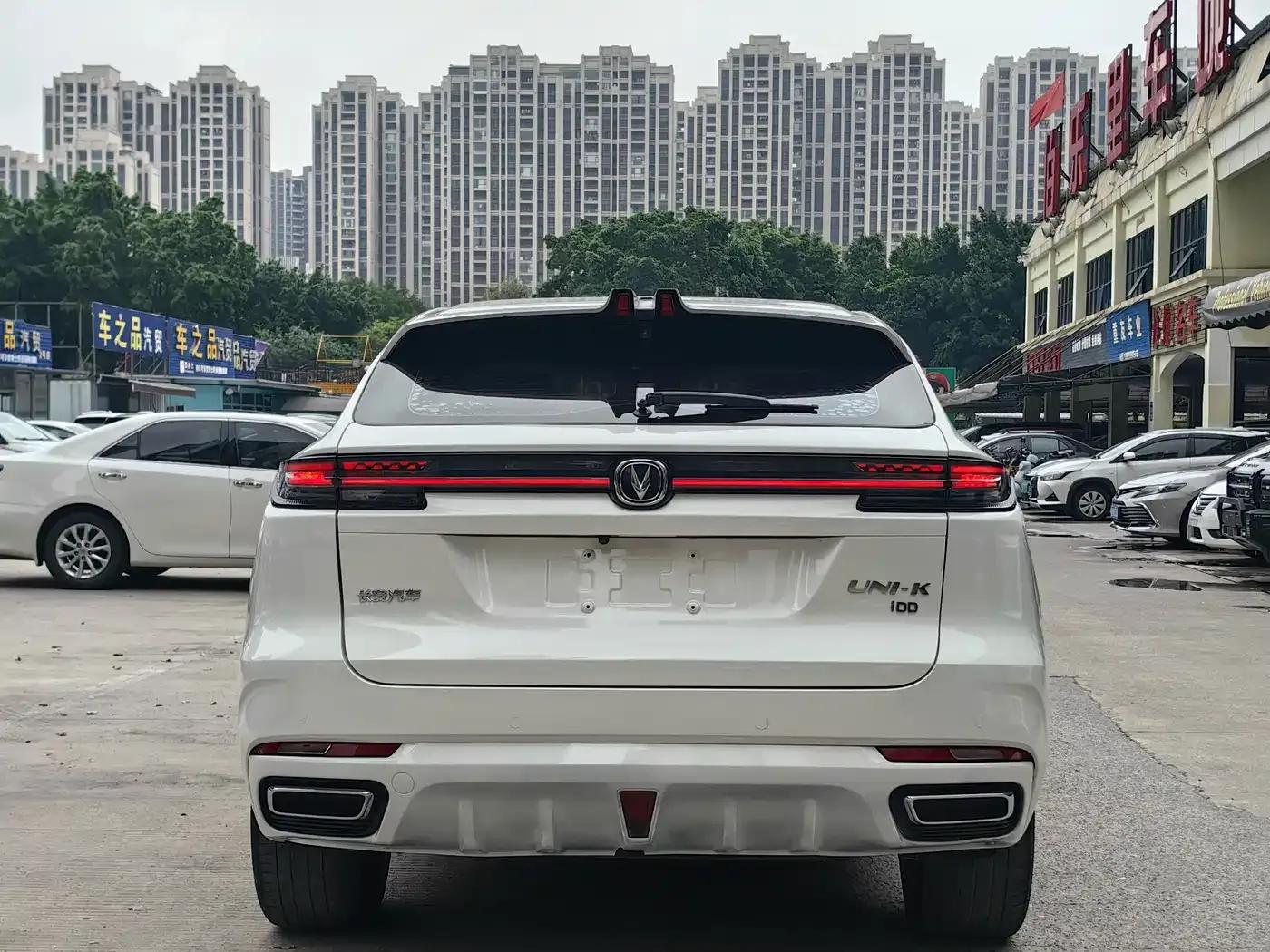 Changan UNI-K Smart Electric iDD 2022 Blue Whale iDD 130km 1.5T Excellent Edition — миниатюра 13