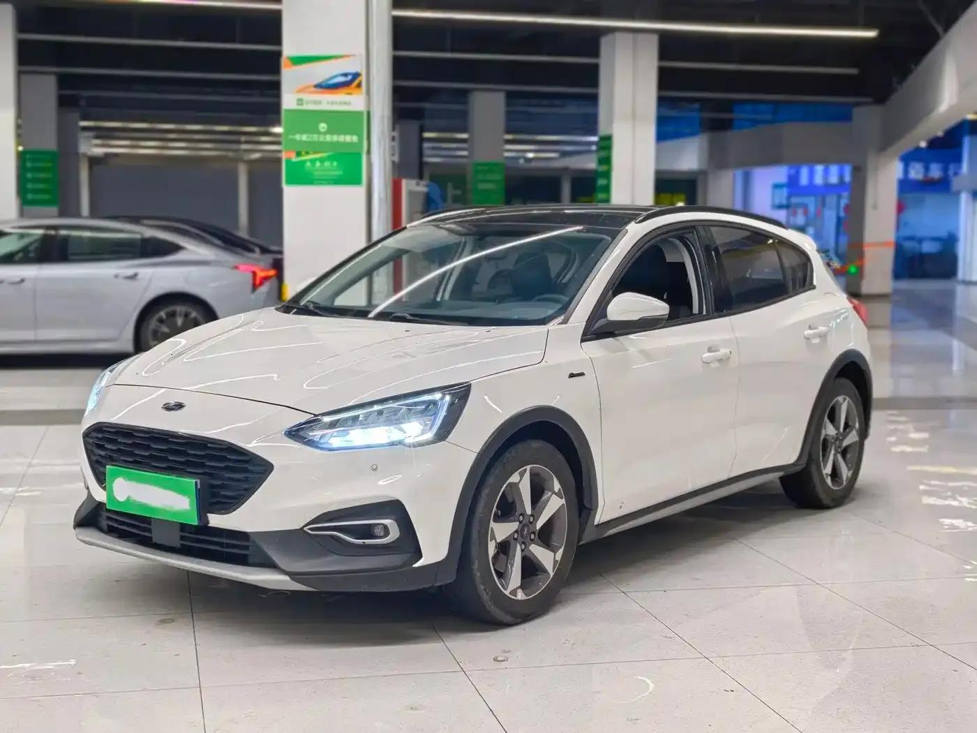 2021 Ford Focus Active EcoBoost 180 Automatic Trend Edition — миниатюра 1