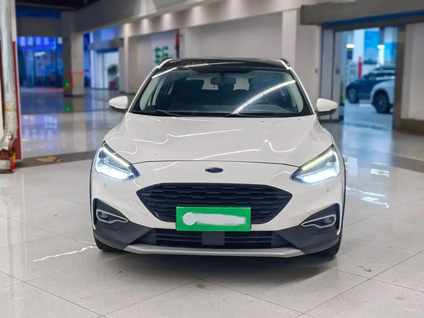 2021 Ford Focus Active EcoBoost 180 Automatic Trend Edition — миниатюра 2