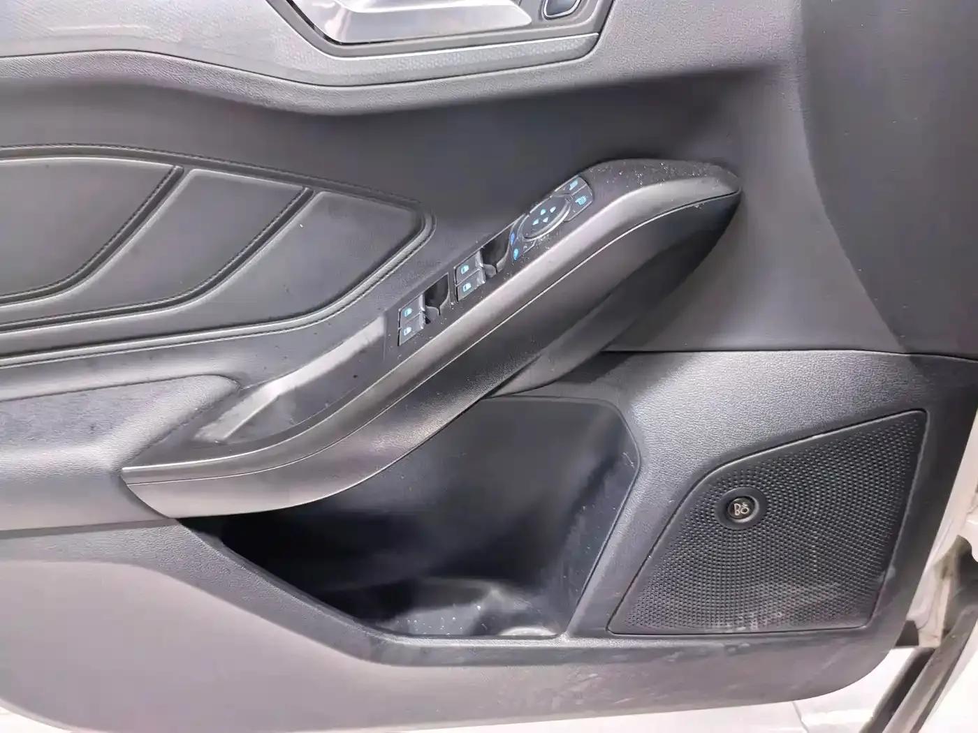 2021 Ford Focus Active EcoBoost 180 Automatic Trend Edition — миниатюра 14