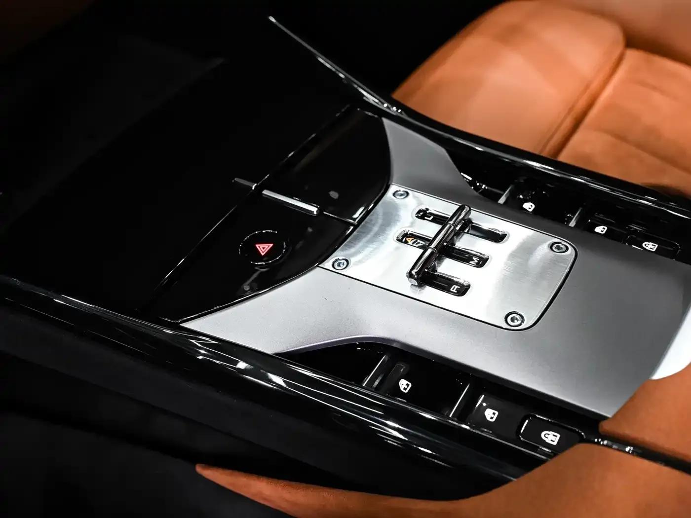 2023 Purosangue 6.5L V12 — миниатюра 24