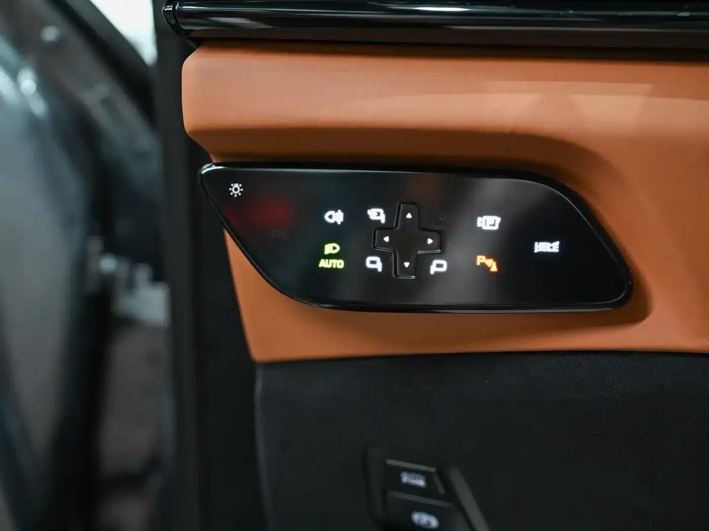 2023 Purosangue 6.5L V12 — миниатюра 13
