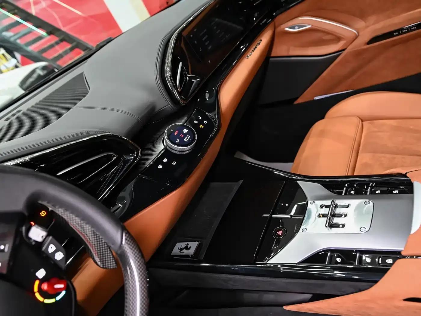 2023 Purosangue 6.5L V12 — миниатюра 14