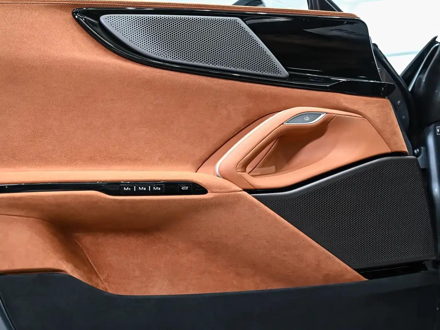 2023 Purosangue 6.5L V12 — миниатюра 21