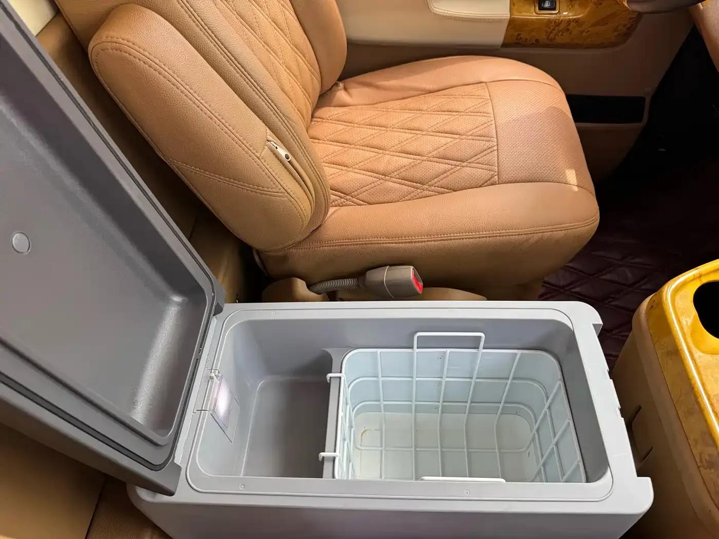 2011 SAVANA 5.3L Business Star 7-seater — миниатюра 18