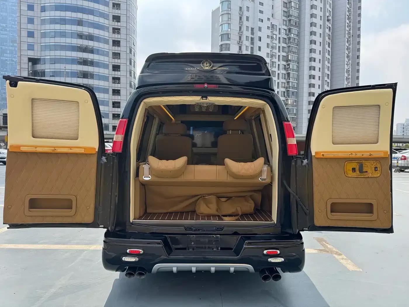 2011 SAVANA 5.3L Business Star 7-seater — миниатюра 23