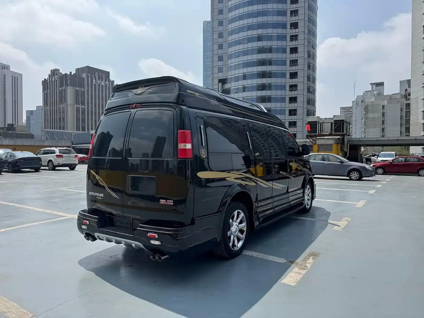2011 SAVANA 5.3L Business Star 7-seater — миниатюра 5