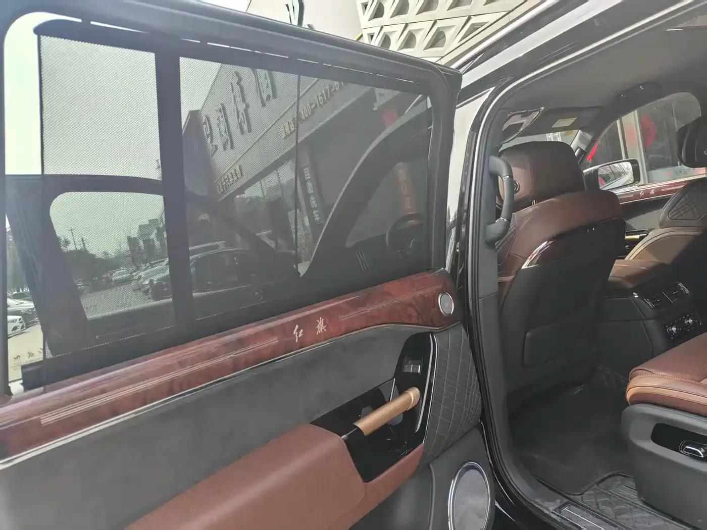 Hongqi Golden Sunflower National Glory 2022 4.0T Elegant Flagship Edition 6-seater — миниатюра 17