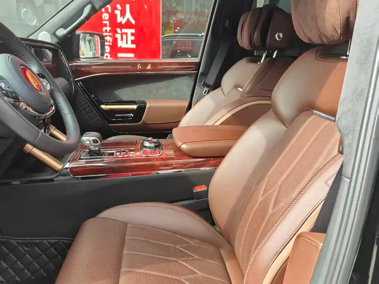 Hongqi Golden Sunflower National Glory 2022 4.0T Elegant Flagship Edition 6-seater — миниатюра 8