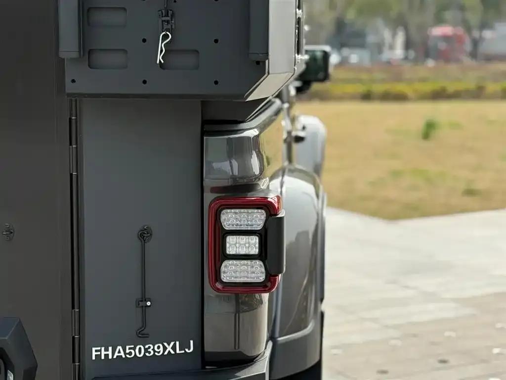 Gladiator 2023 3.6L Overland — миниатюра 24