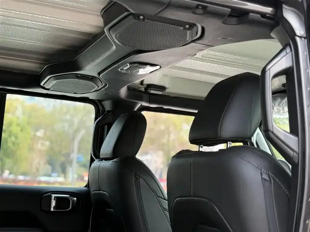 Gladiator 2023 3.6L Overland — миниатюра 40