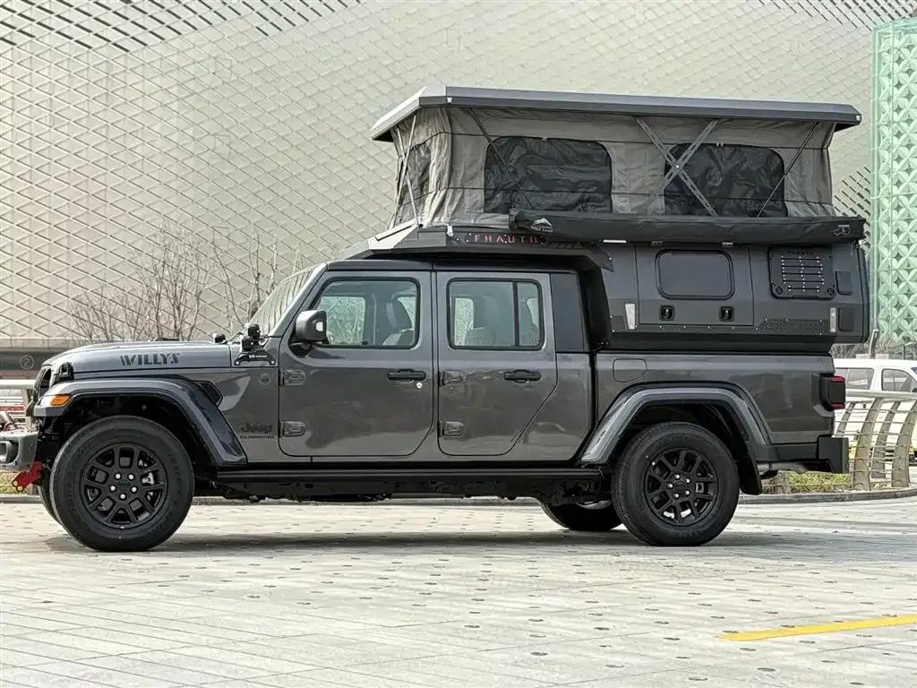 Gladiator 2023 3.6L Overland — миниатюра 7