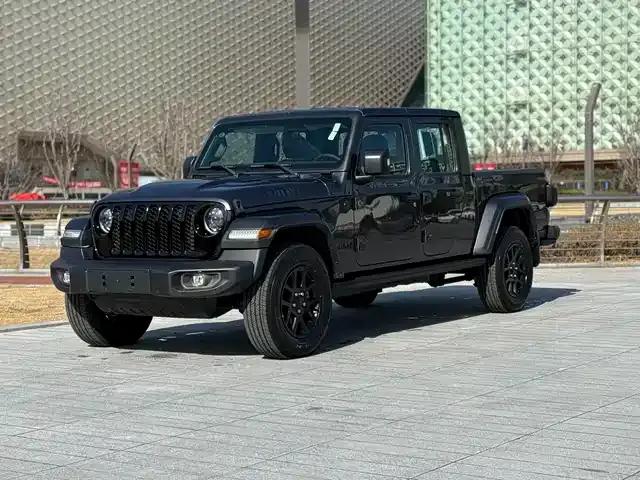 Gladiator 2023 3.6L Overland