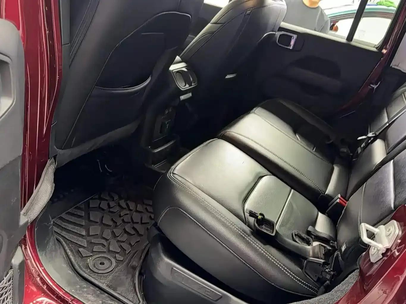 Jeep Wrangler New Energy 2021 Model 4-Door 2.0T 4xe Sahara — миниатюра 7