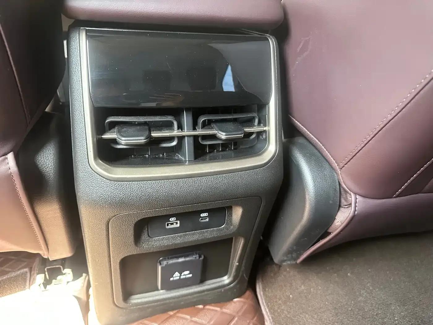 Jetour X90 PRO 2024 1.6T DCT Luxury Edition 7-seater — миниатюра 13