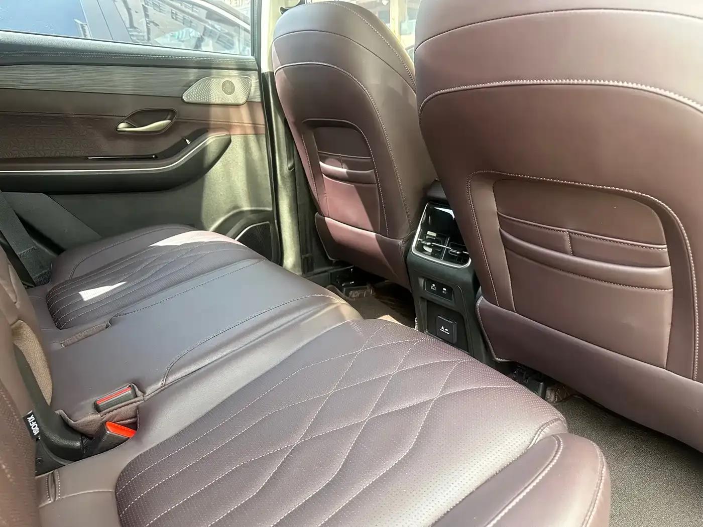 Jetour X90 PRO 2024 1.6T DCT Luxury Edition 7-seater — миниатюра 8