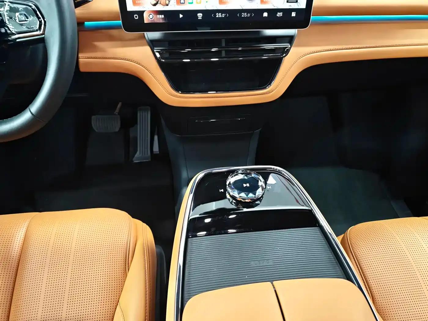 Wingzhen L380 2024 Model, 140-degree, 6-seater, 4WD Ultra — миниатюра 7