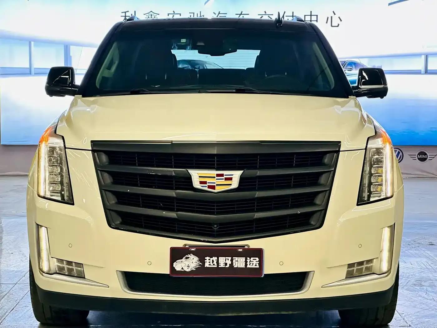 2016 Cadillac Escalade 6.2L Automatic — миниатюра 2