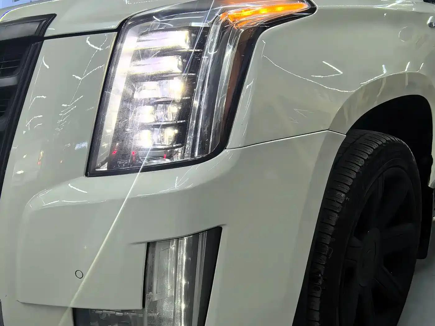 2016 Cadillac Escalade 6.2L Automatic — миниатюра 12