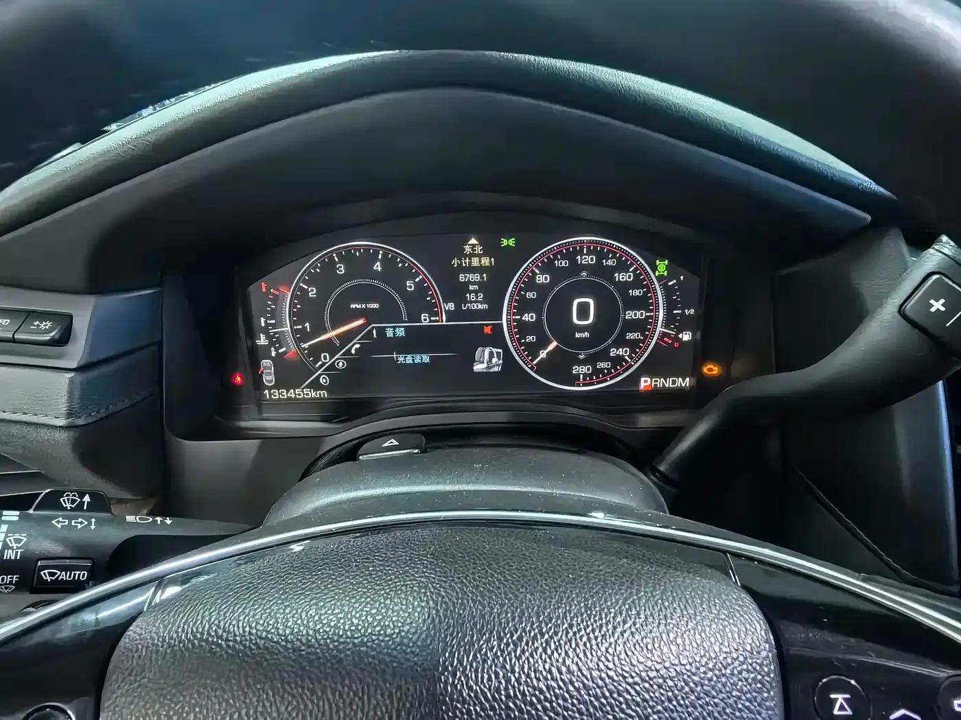 2016 Cadillac Escalade 6.2L Automatic — миниатюра 14