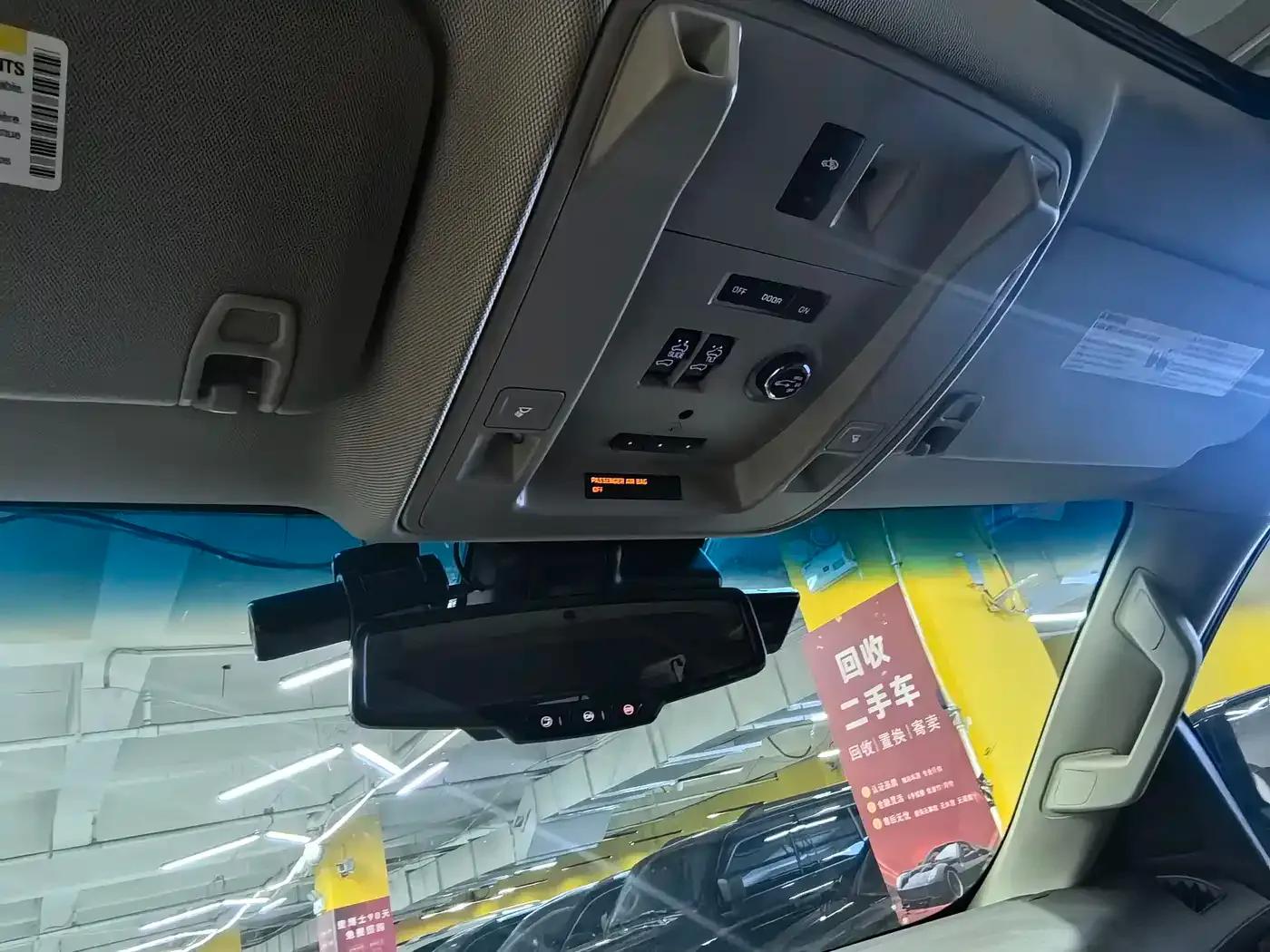 2016 Cadillac Escalade 6.2L Automatic — миниатюра 17