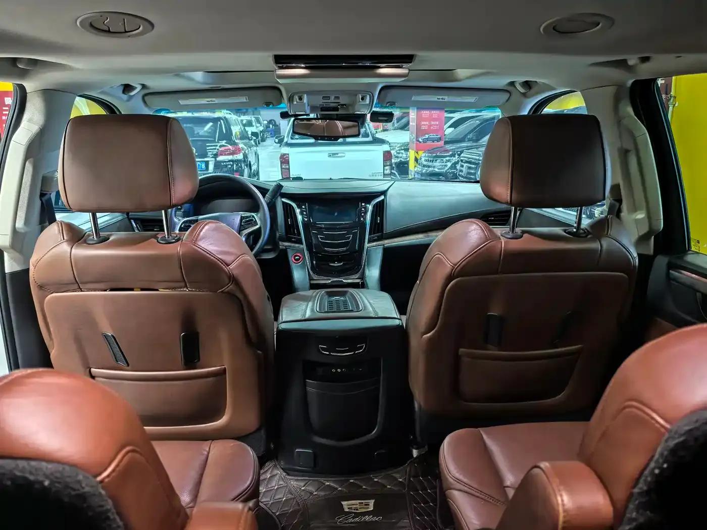 2016 Cadillac Escalade 6.2L Automatic — миниатюра 18