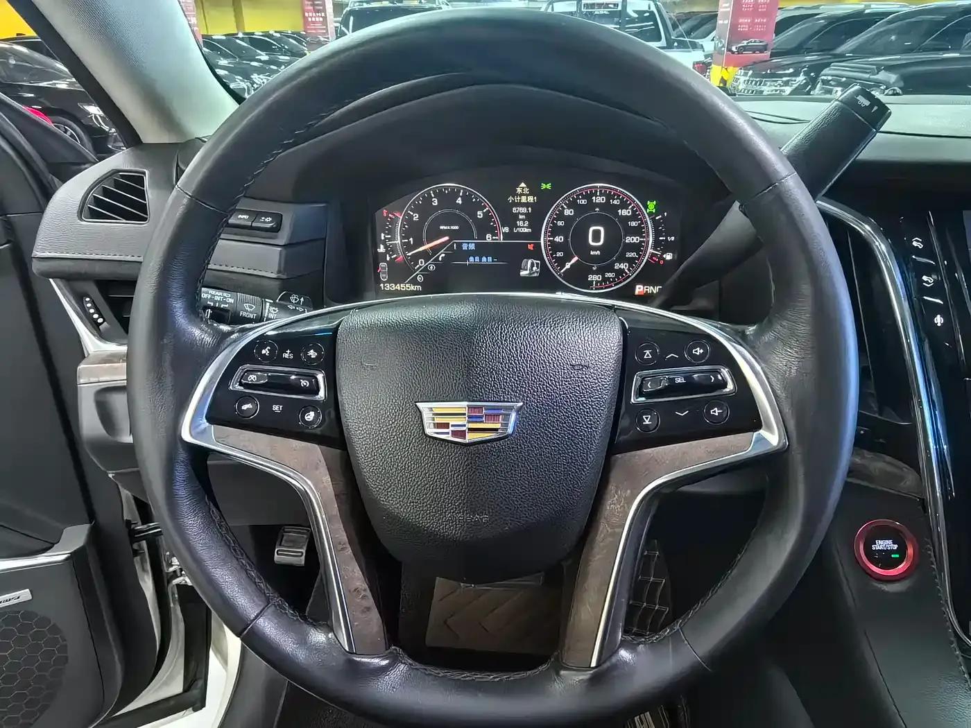 2016 Cadillac Escalade 6.2L Automatic — миниатюра 21