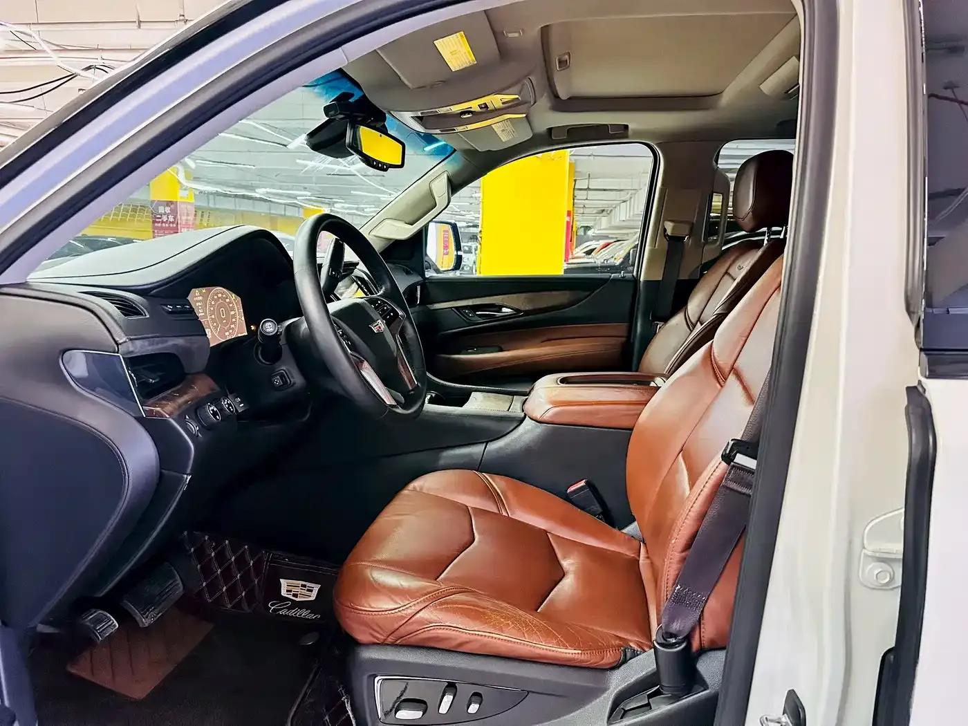 2016 Cadillac Escalade 6.2L Automatic — миниатюра 5