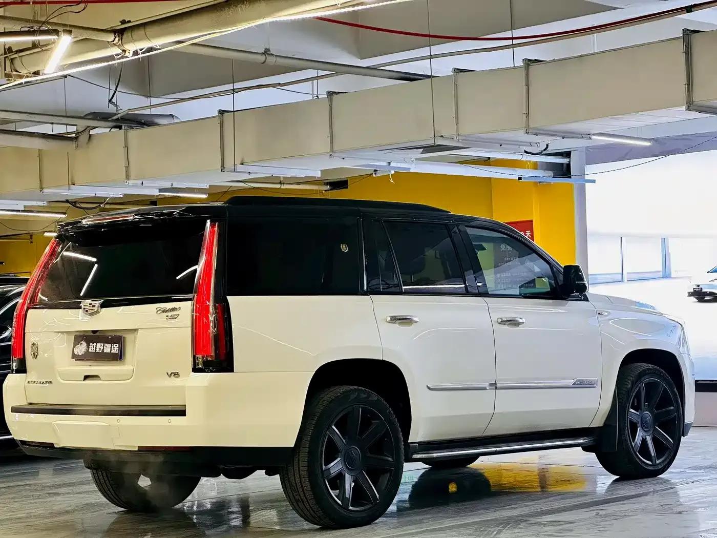 2016 Cadillac Escalade 6.2L Automatic — миниатюра 7