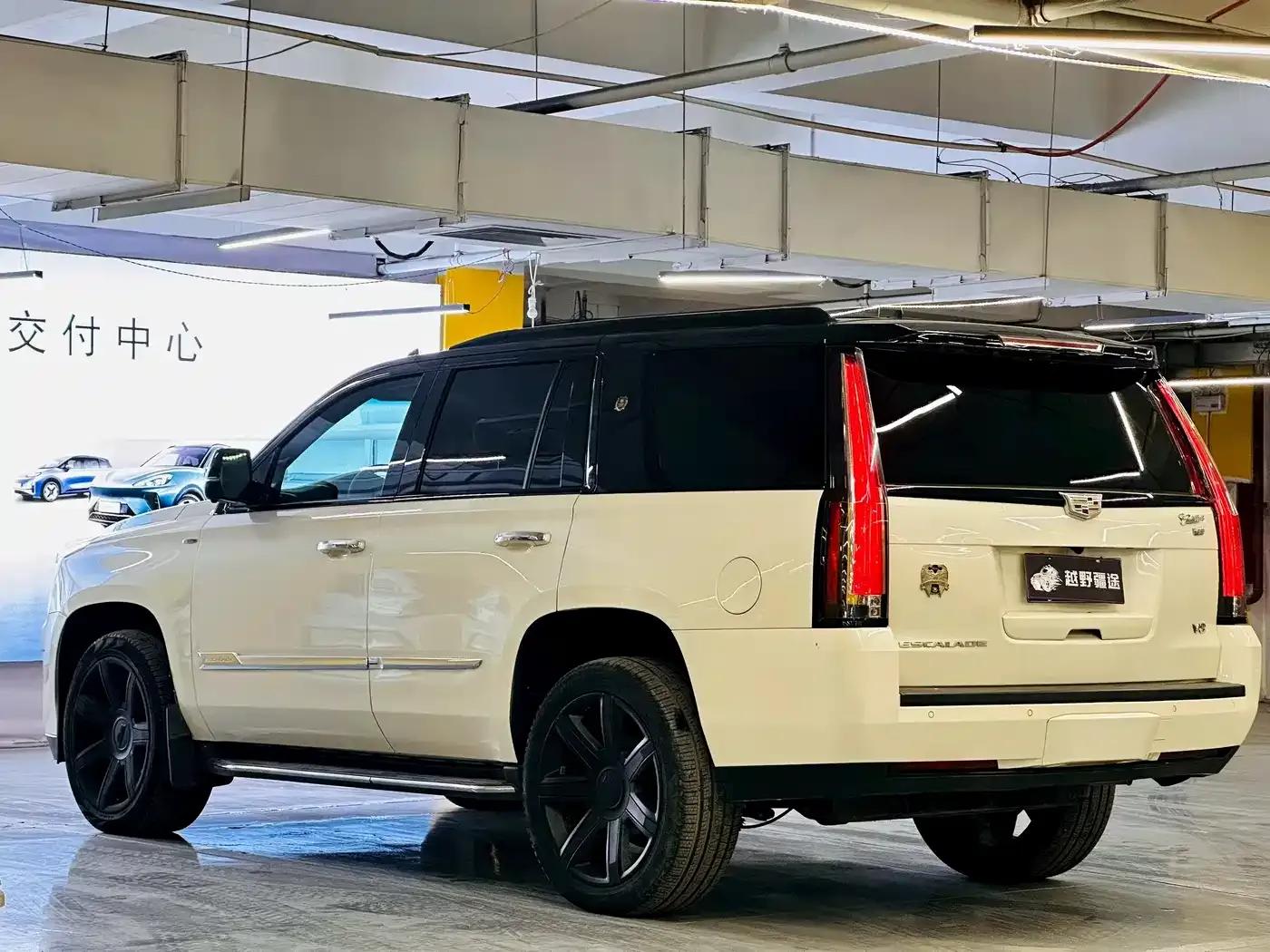 2016 Cadillac Escalade 6.2L Automatic — миниатюра 9