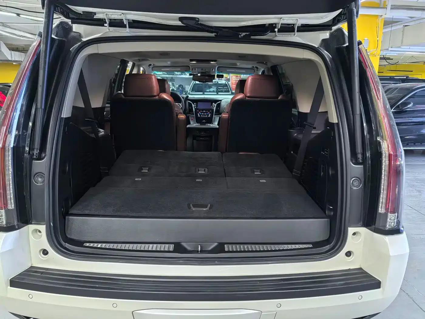 2016 Cadillac Escalade 6.2L Automatic — миниатюра 10