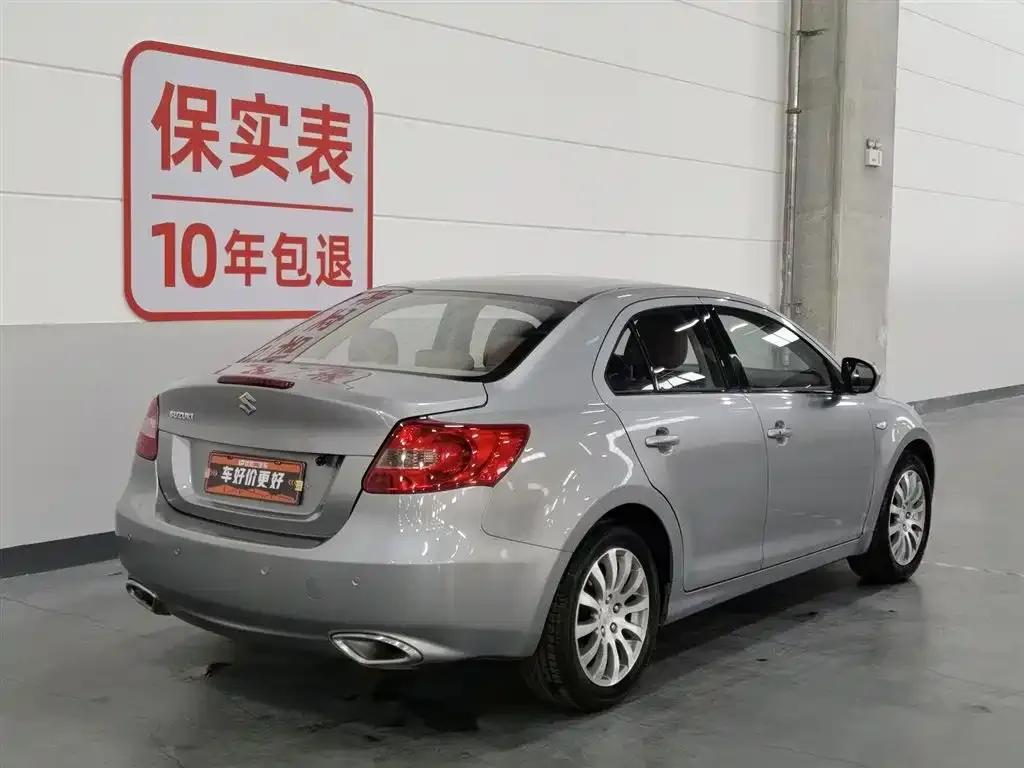2011 Kizashi 2.4L 2WD CVT Standard Edition — миниатюра 2