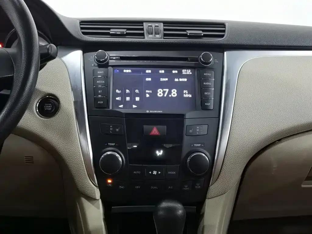 2011 Kizashi 2.4L 2WD CVT Standard Edition — миниатюра 12