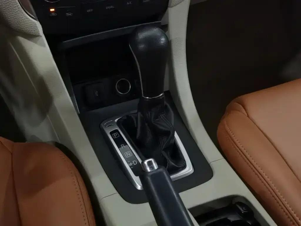 2011 Kizashi 2.4L 2WD CVT Standard Edition — миниатюра 13