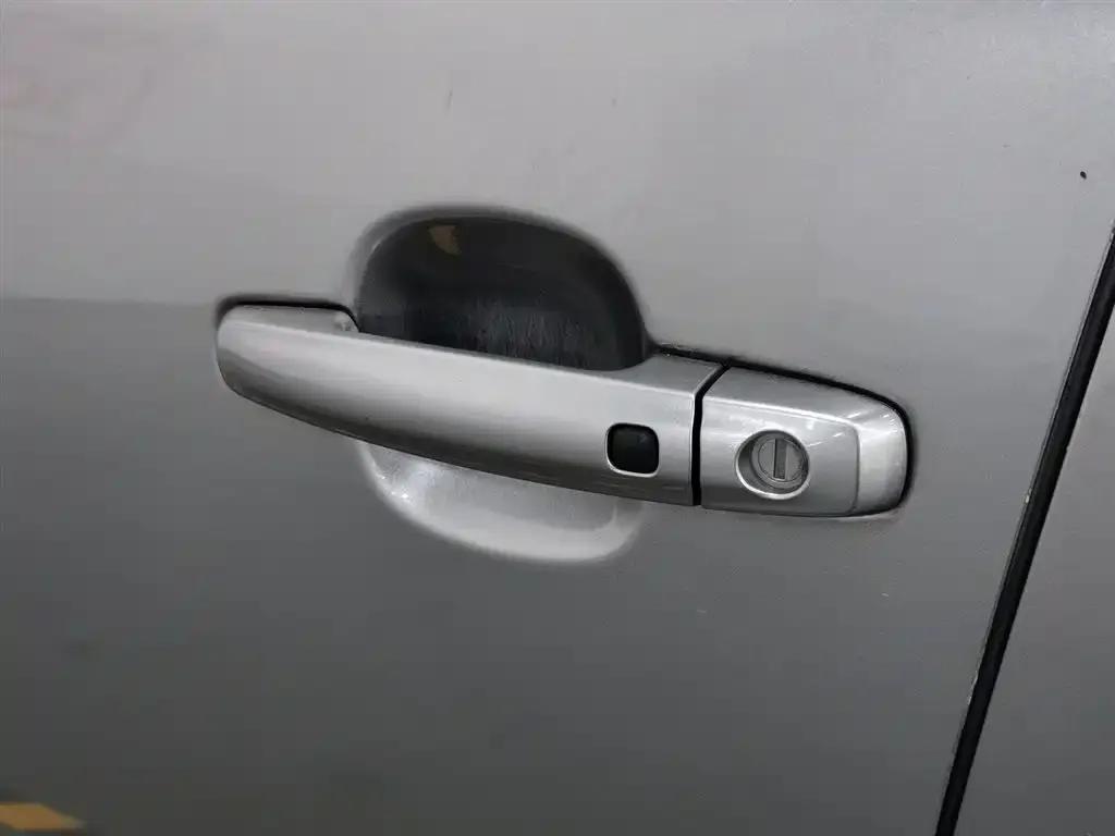 2011 Kizashi 2.4L 2WD CVT Standard Edition — миниатюра 18