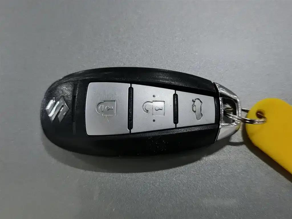 2011 Kizashi 2.4L 2WD CVT Standard Edition — миниатюра 19