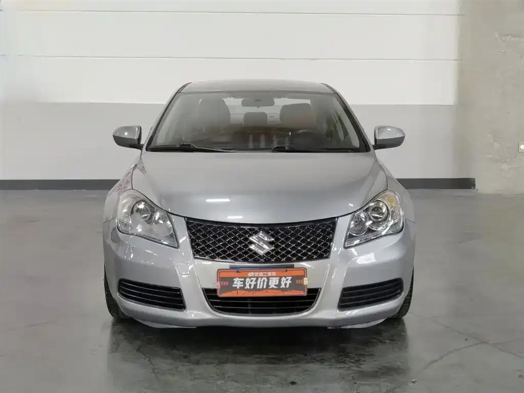 2011 Kizashi 2.4L 2WD CVT Standard Edition — миниатюра 3