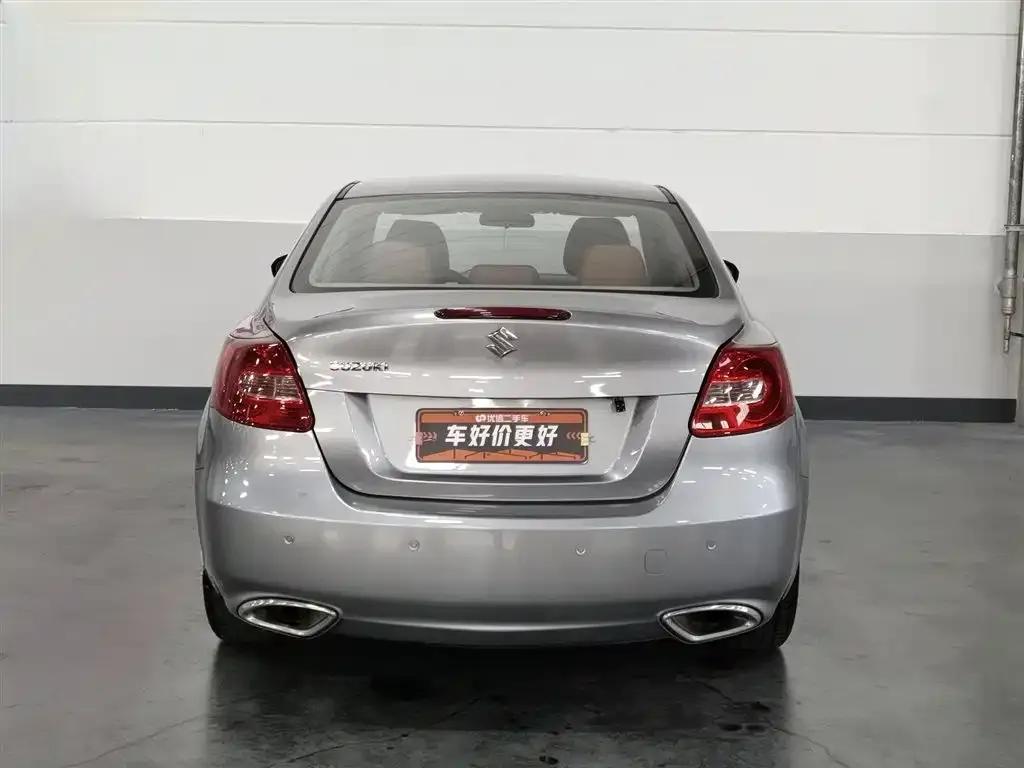 2011 Kizashi 2.4L 2WD CVT Standard Edition — миниатюра 4
