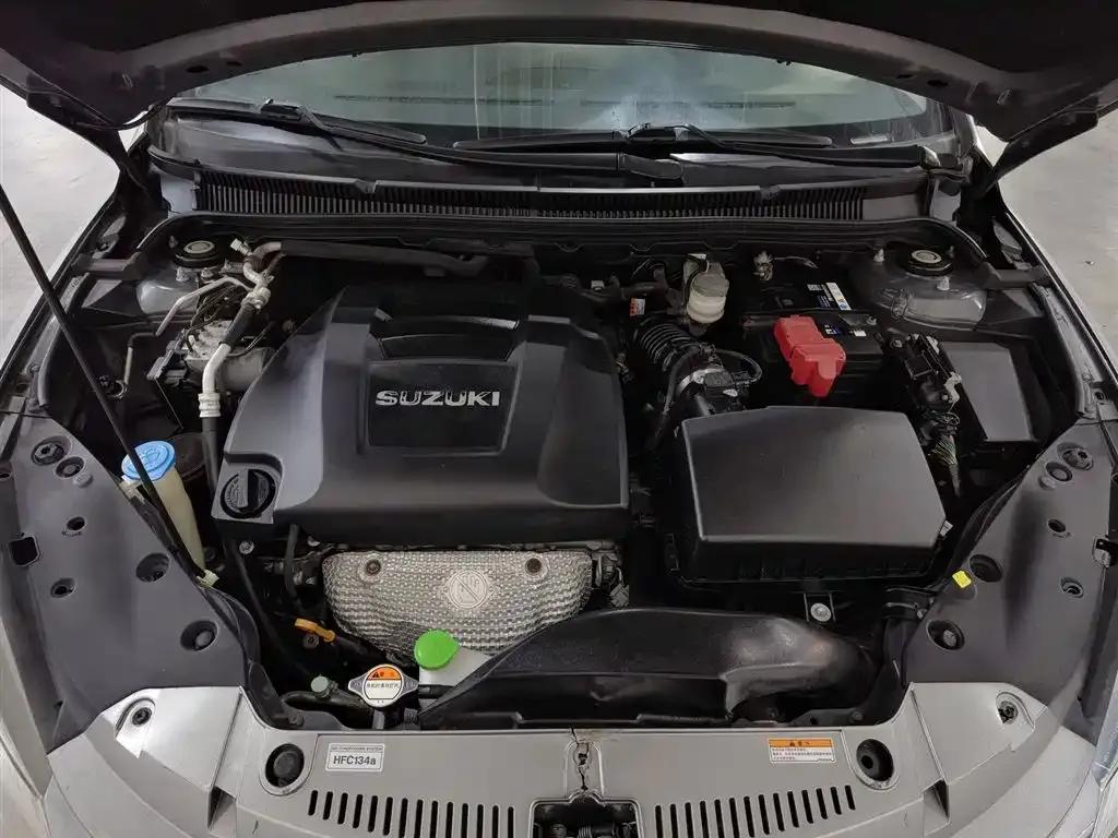 2011 Kizashi 2.4L 2WD CVT Standard Edition — миниатюра 6