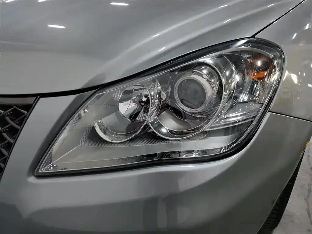 2011 Kizashi 2.4L 2WD CVT Standard Edition — миниатюра 7