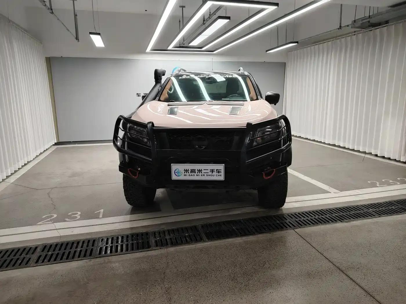 2017 Navara 2.5L Automatic 4WD Luxury Edition QR25 — миниатюра 2