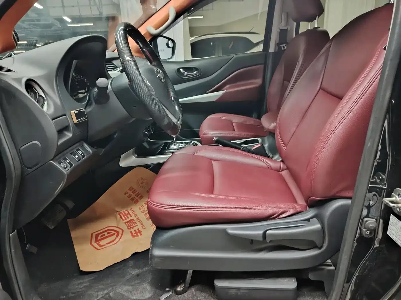 2017 Navara 2.5L Automatic 4WD Luxury Edition QR25 — миниатюра 13