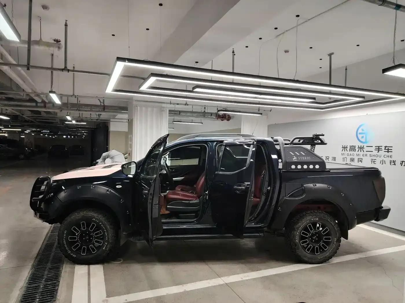 2017 Navara 2.5L Automatic 4WD Luxury Edition QR25 — миниатюра 17
