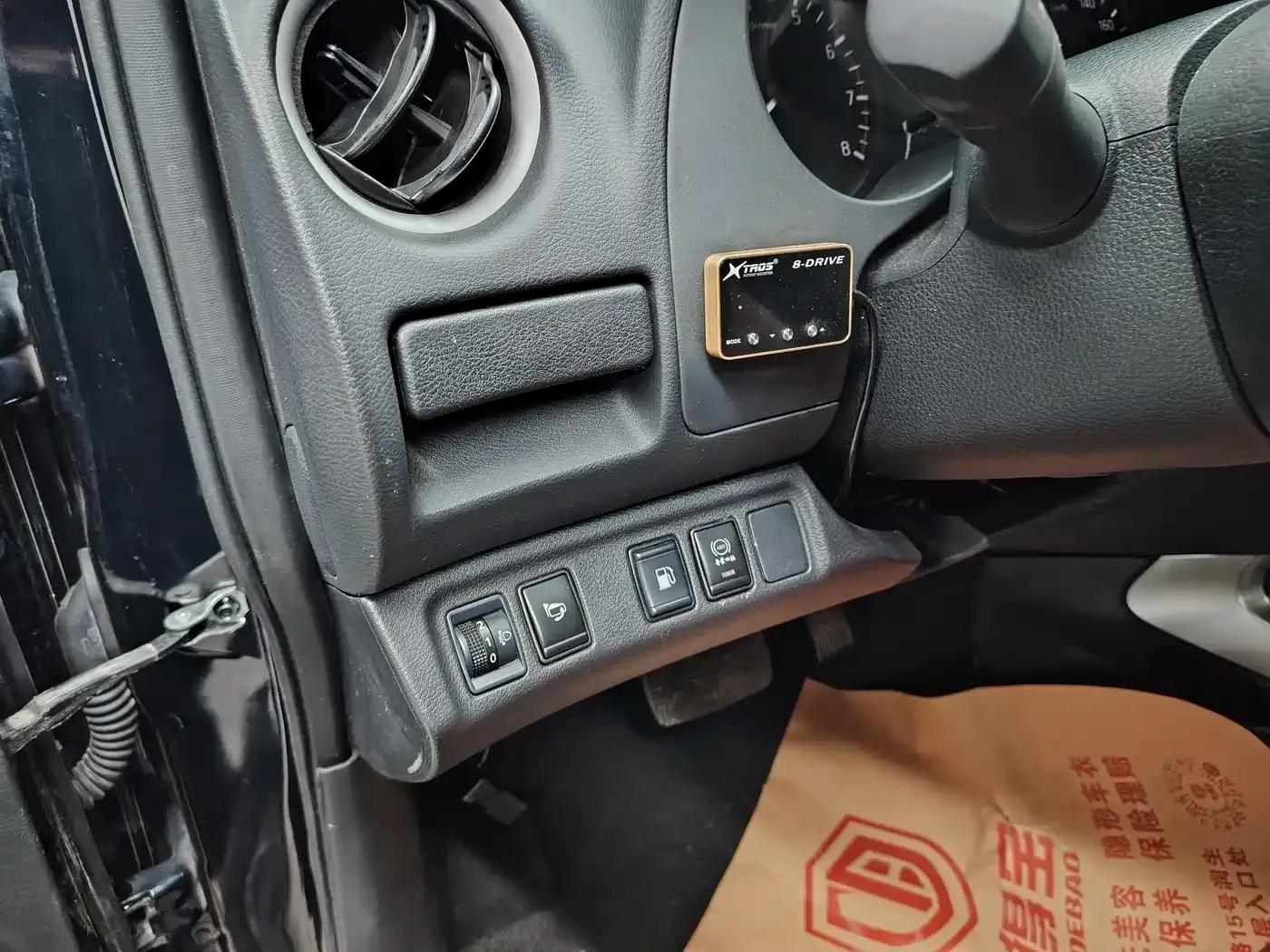 2017 Navara 2.5L Automatic 4WD Luxury Edition QR25 — миниатюра 10