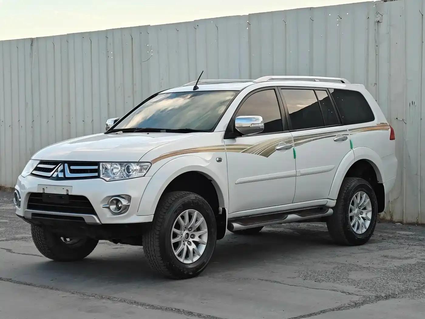 2013 Pajero Sport 3.0L Automatic 4WD Flagship Edition — миниатюра 1
