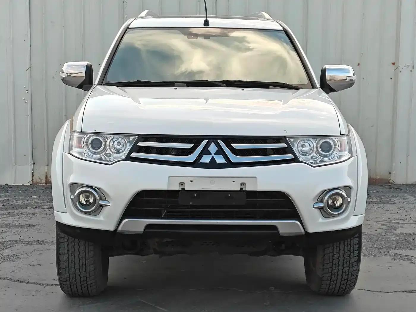 2013 Pajero Sport 3.0L Automatic 4WD Flagship Edition — миниатюра 2