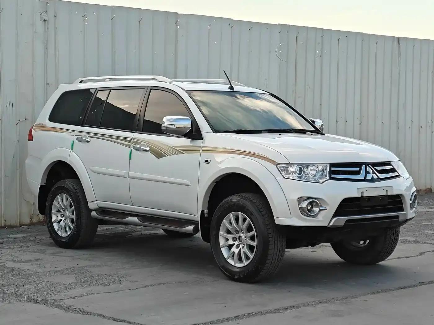 2013 Pajero Sport 3.0L Automatic 4WD Flagship Edition — миниатюра 3