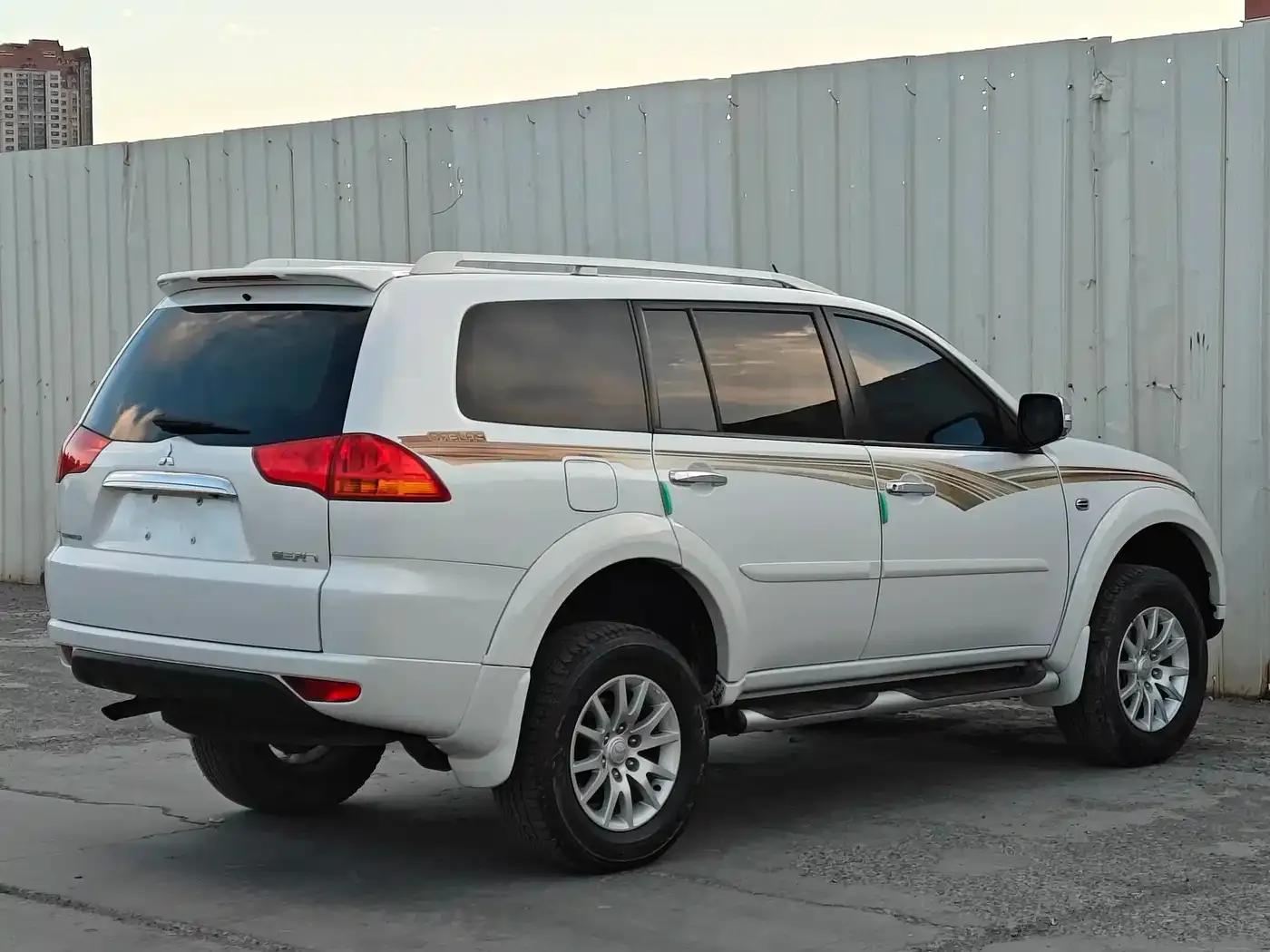 2013 Pajero Sport 3.0L Automatic 4WD Flagship Edition — миниатюра 5