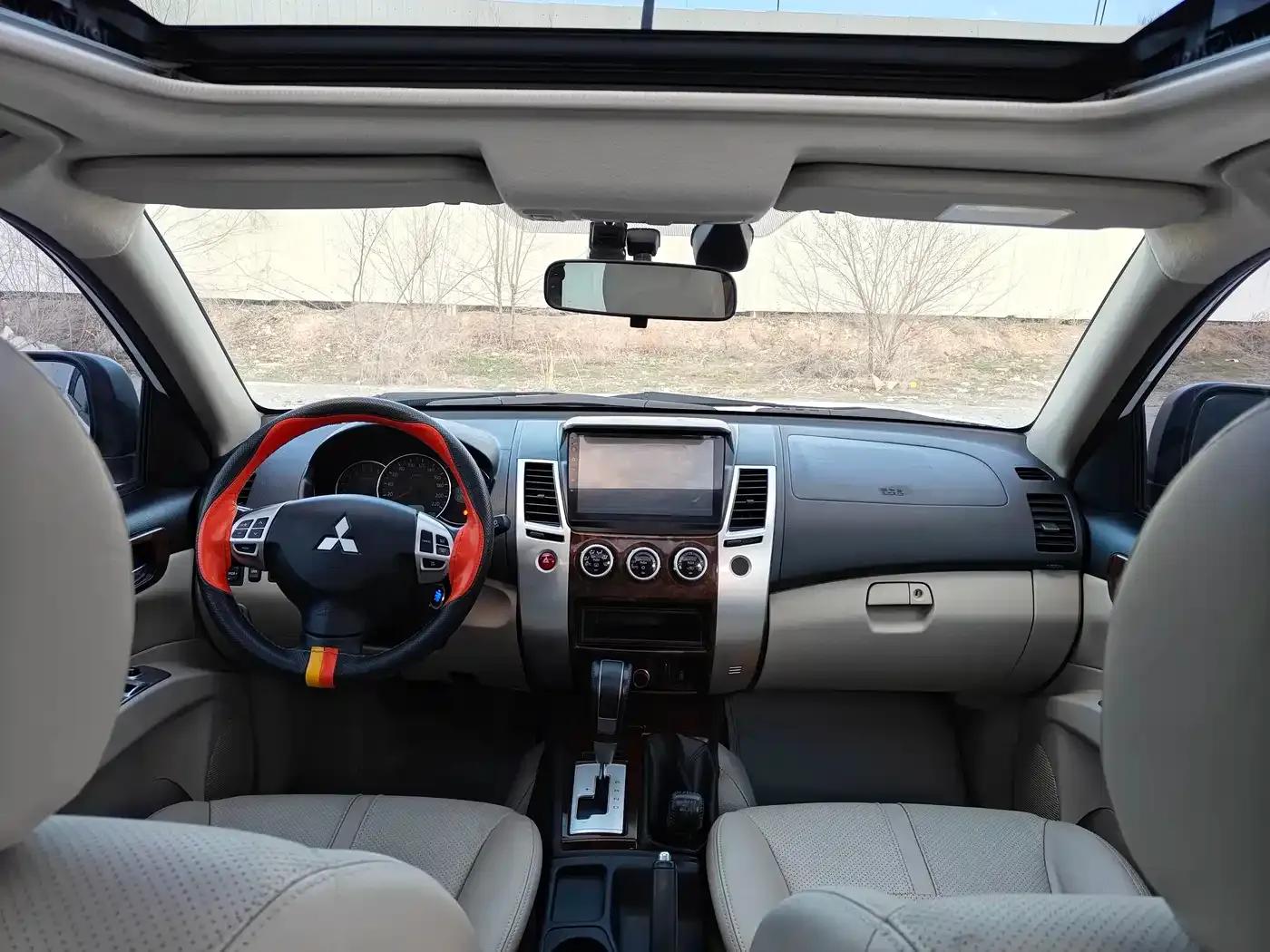2013 Pajero Sport 3.0L Automatic 4WD Flagship Edition — миниатюра 7